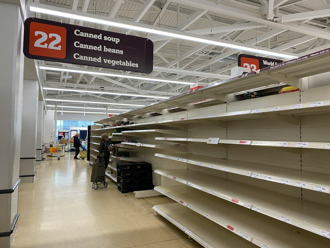 supermarket closing time